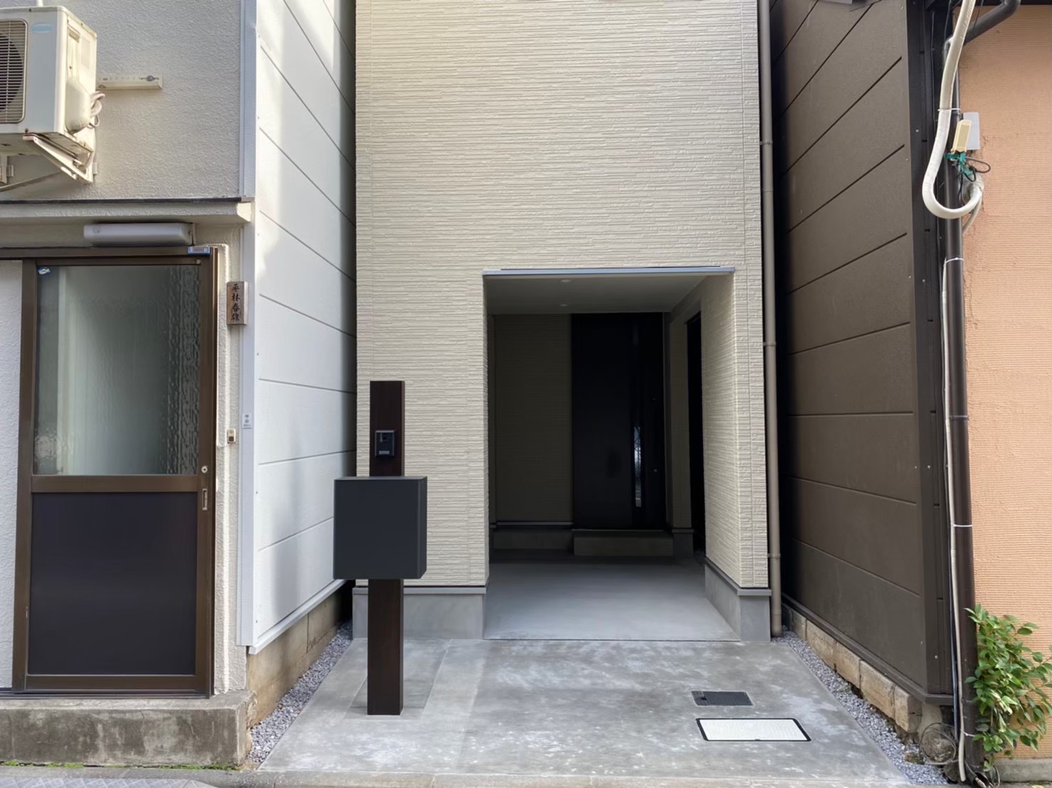 【新宿区】 狭小3階建て新築物件　Photo1
